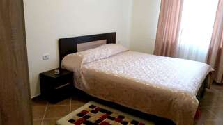 Дома для отпуска House with 3 bedrooms in Săcele with furnished terrace and WiFi Сэчеле-6